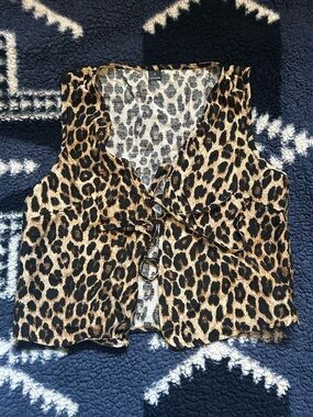 Leopard print vest shirt